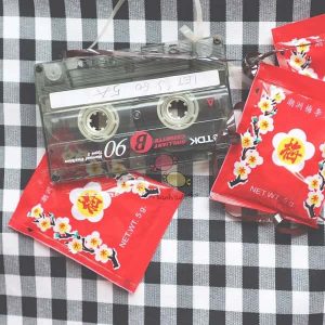 Băng Cassette và ô mai đỏ ngày xưa